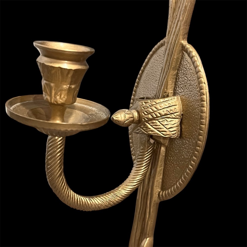 Vintage Heavy Brass wall candle sconce tassel, medallion sculpture - Picture 7 of 10